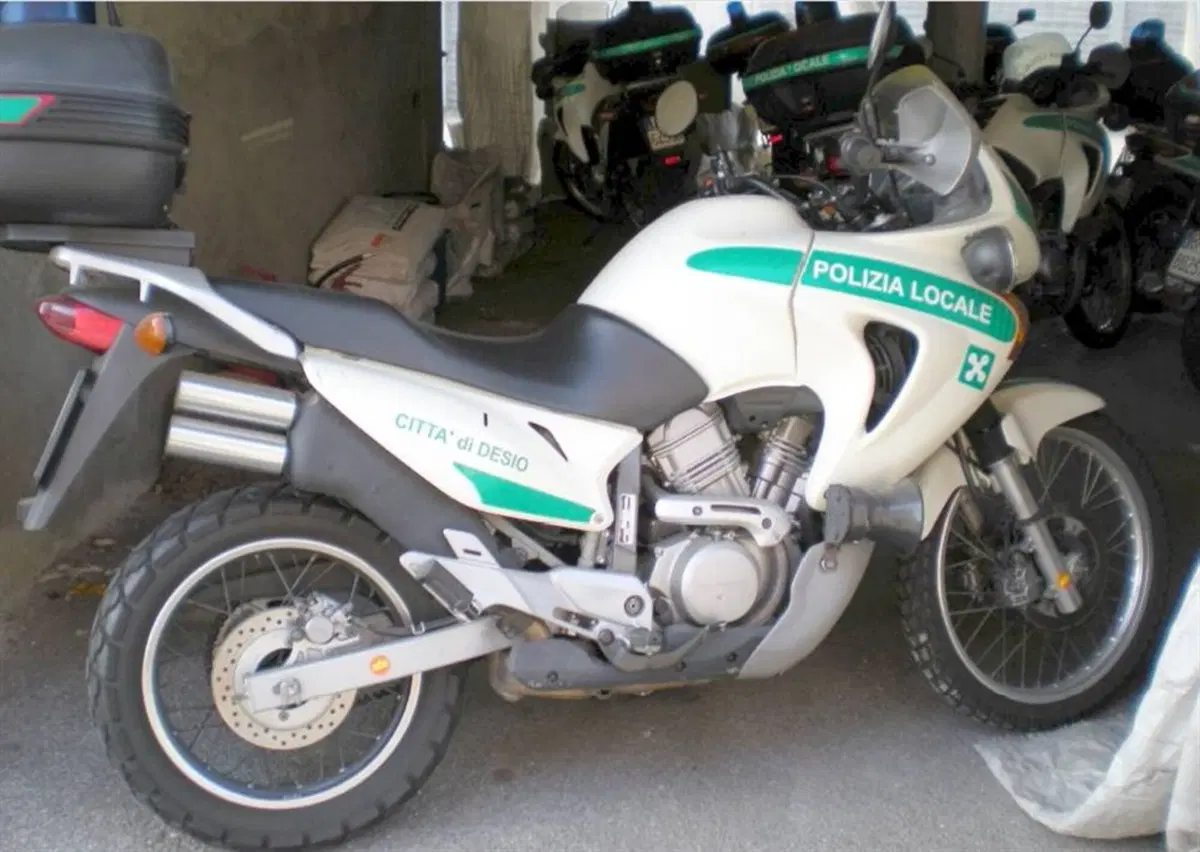 Le Belle di Moto.it: Honda Transalp 650 Polizia Locale (2)
