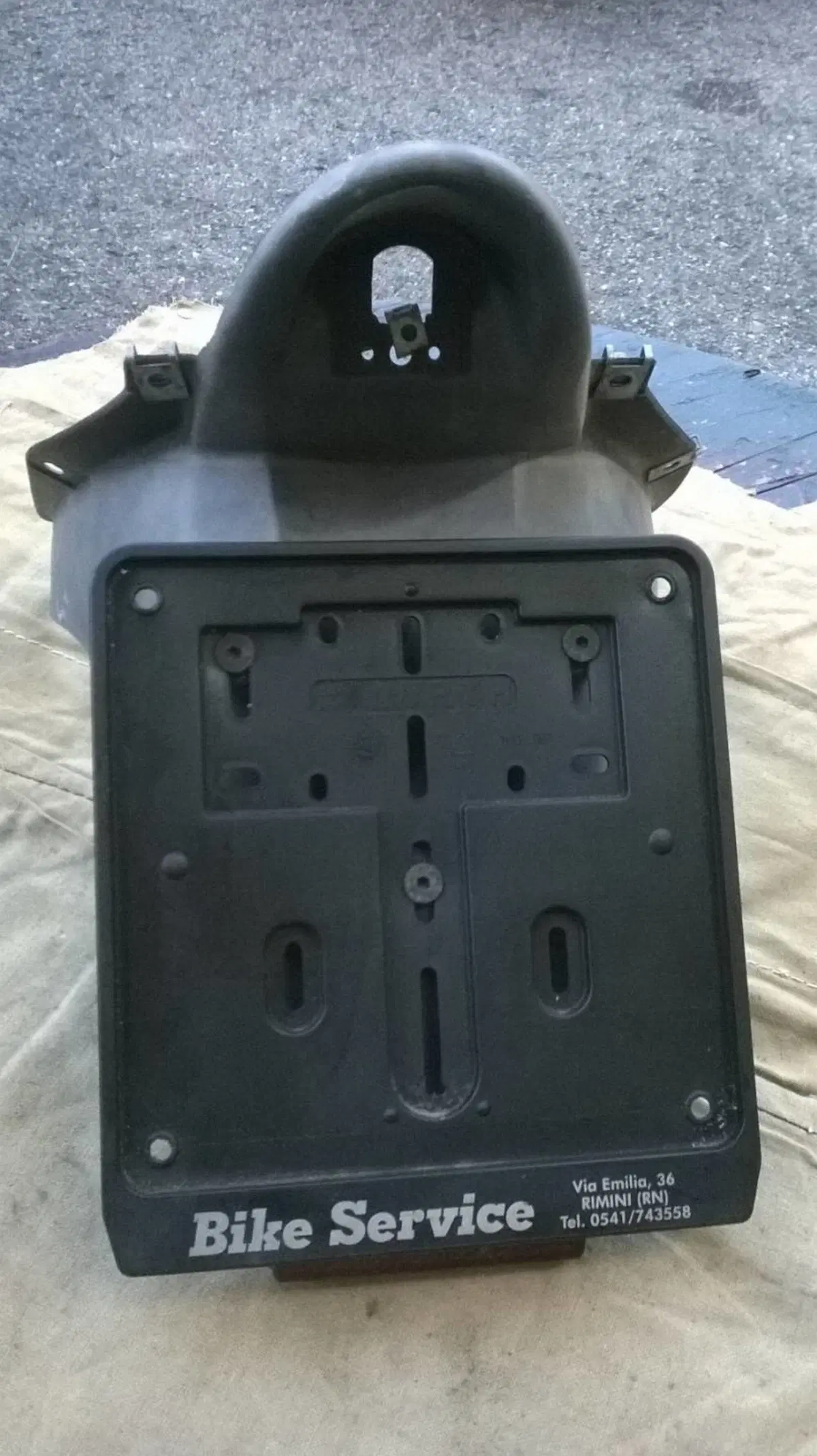 Portatarga Leonardo Aprilia (2)