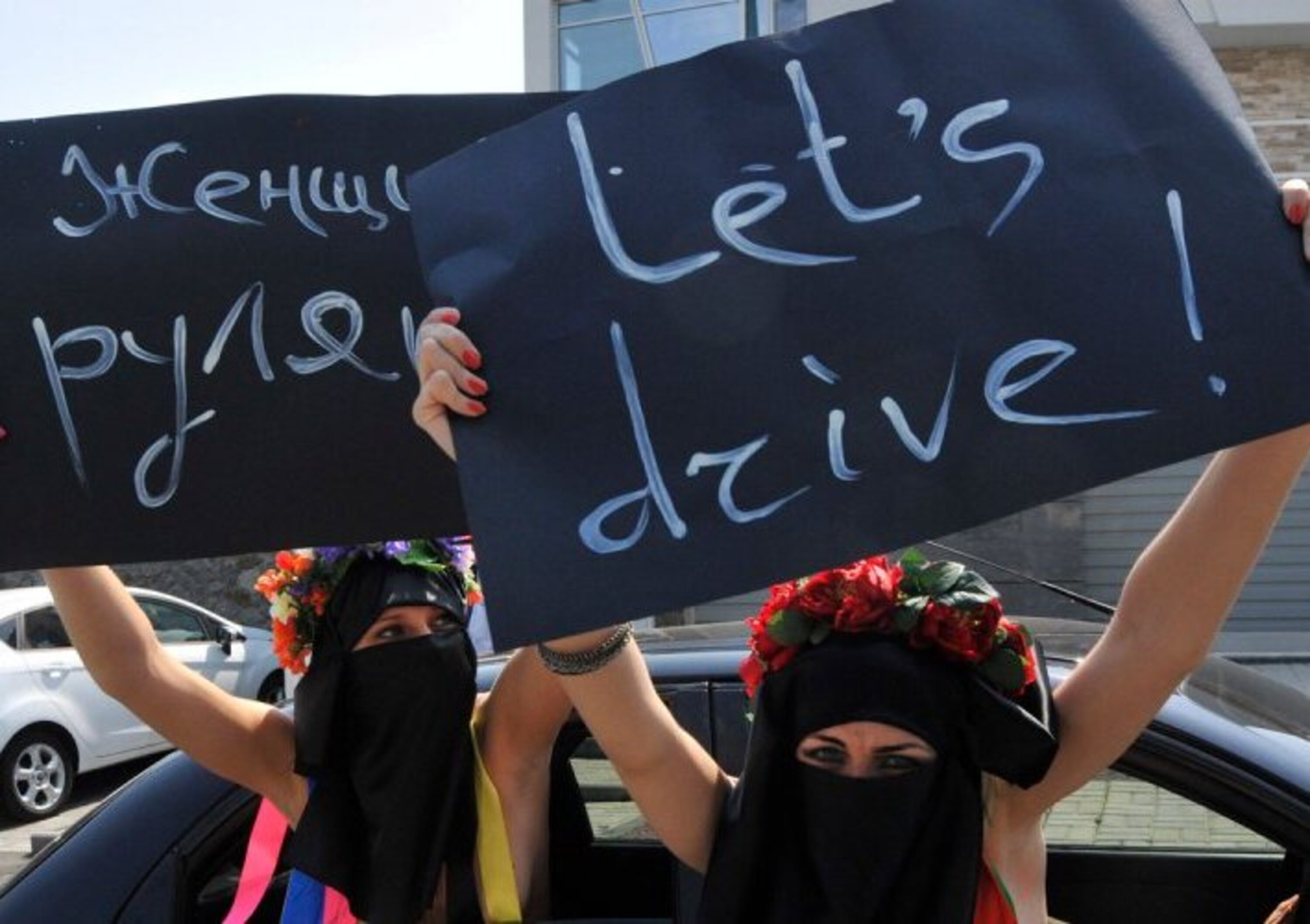 Le donne in Arabia Saudita possono guidare, anche le moto!