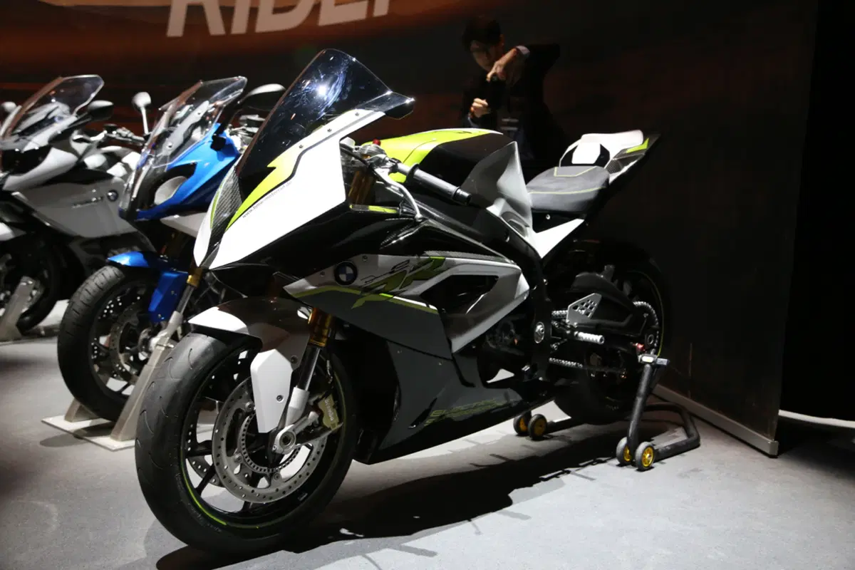BMW eRR: Superbike elettrica a sorpresa