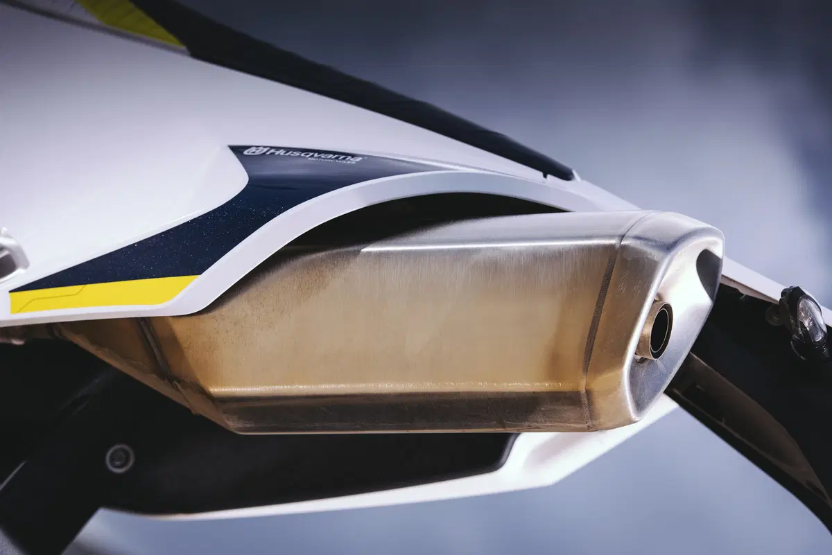 Husqvarna 701 Supermoto  (20)