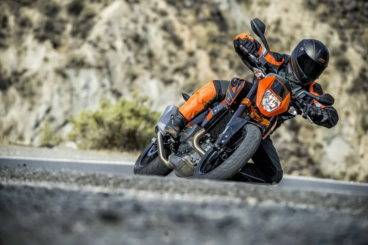 EICMA 2015: KTM 690 Duke IMPENNAAGUARDARLA (7)