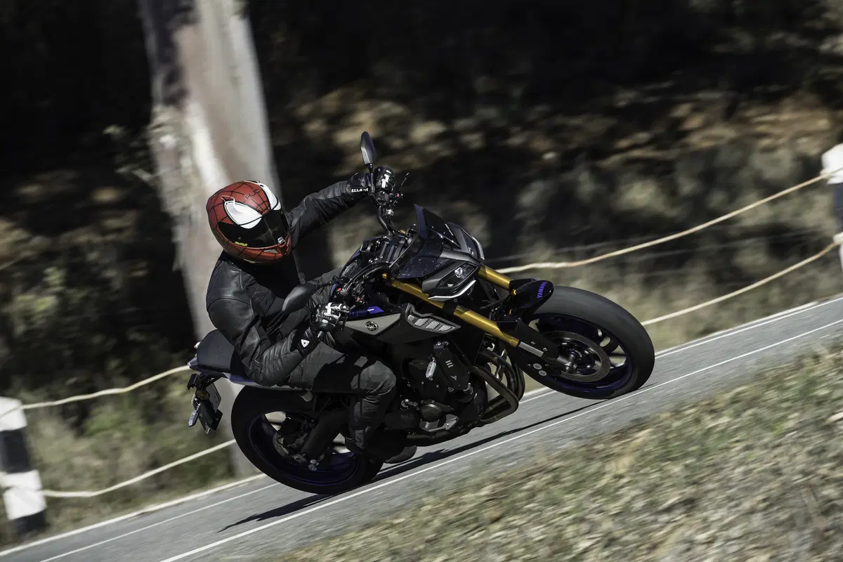 Yamaha MT-09SP (2)