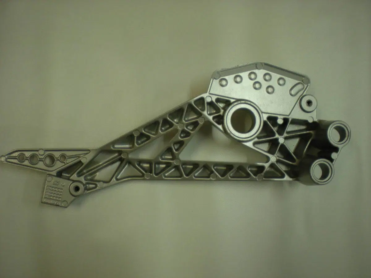 Piastra porta pedana Sx - 82410982B Ducati (2)