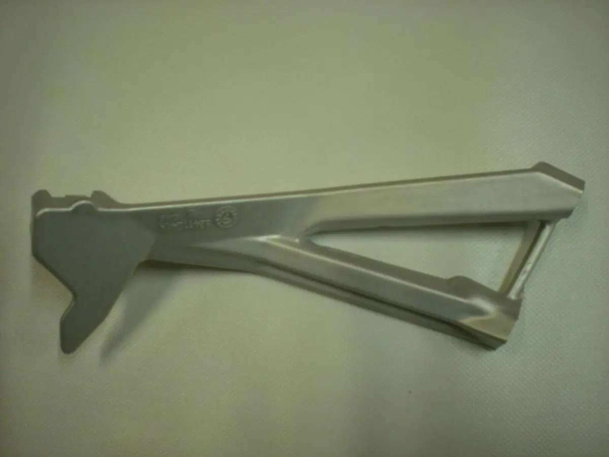 Supporto pedana Posteriore Dx - 82411241A Ducati (2)