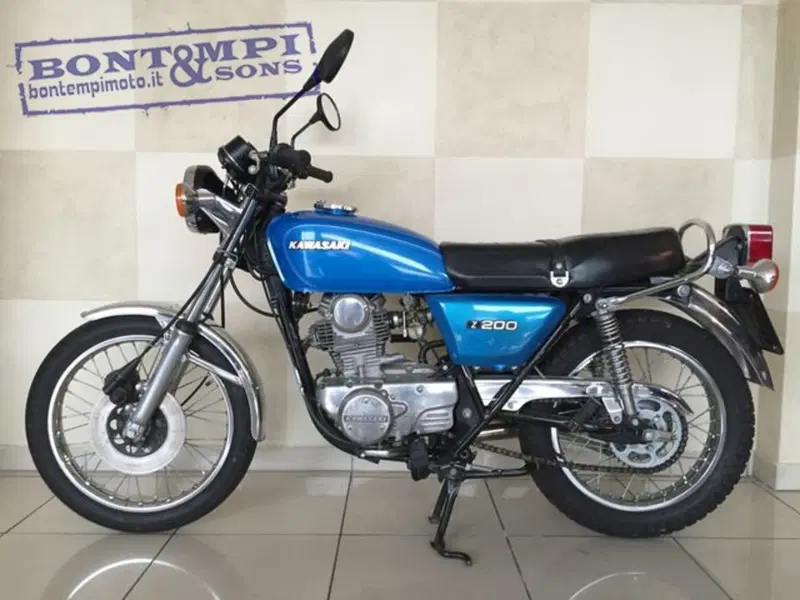Kawasaki Z200 (2)