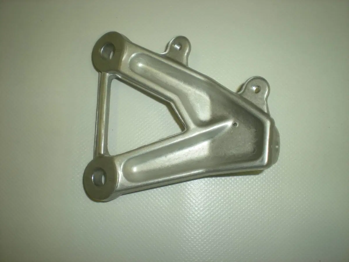 Piastra porta pedana ant. Dx - 82411231A Ducati