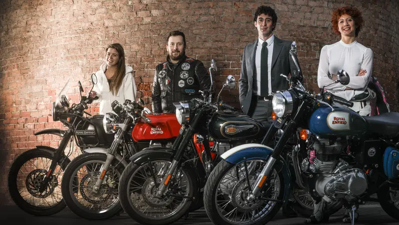 Quattro amici all'Agnellotreffen con quattro Royal Enfield