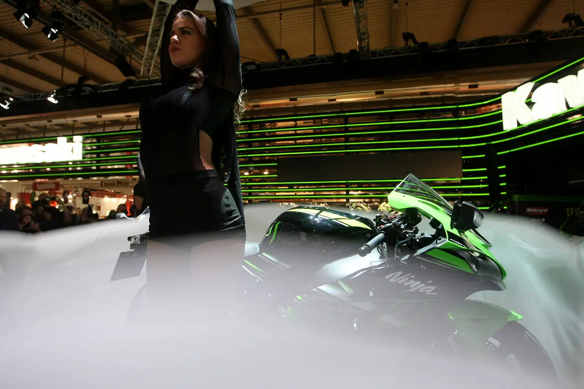 EICMA 2015: Kawasaki ZX-10R 2016 Winter Edition (3)
