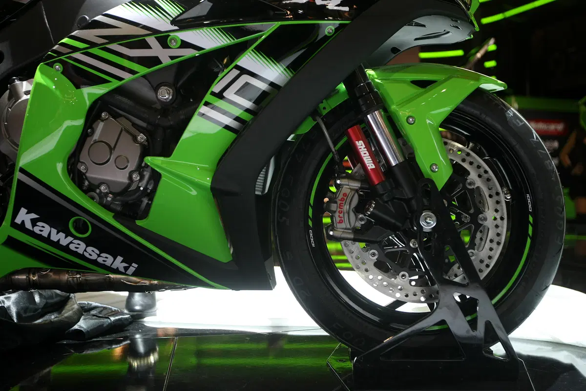 EICMA 2015: Kawasaki ZX-10R 2016 Winter Edition (4)