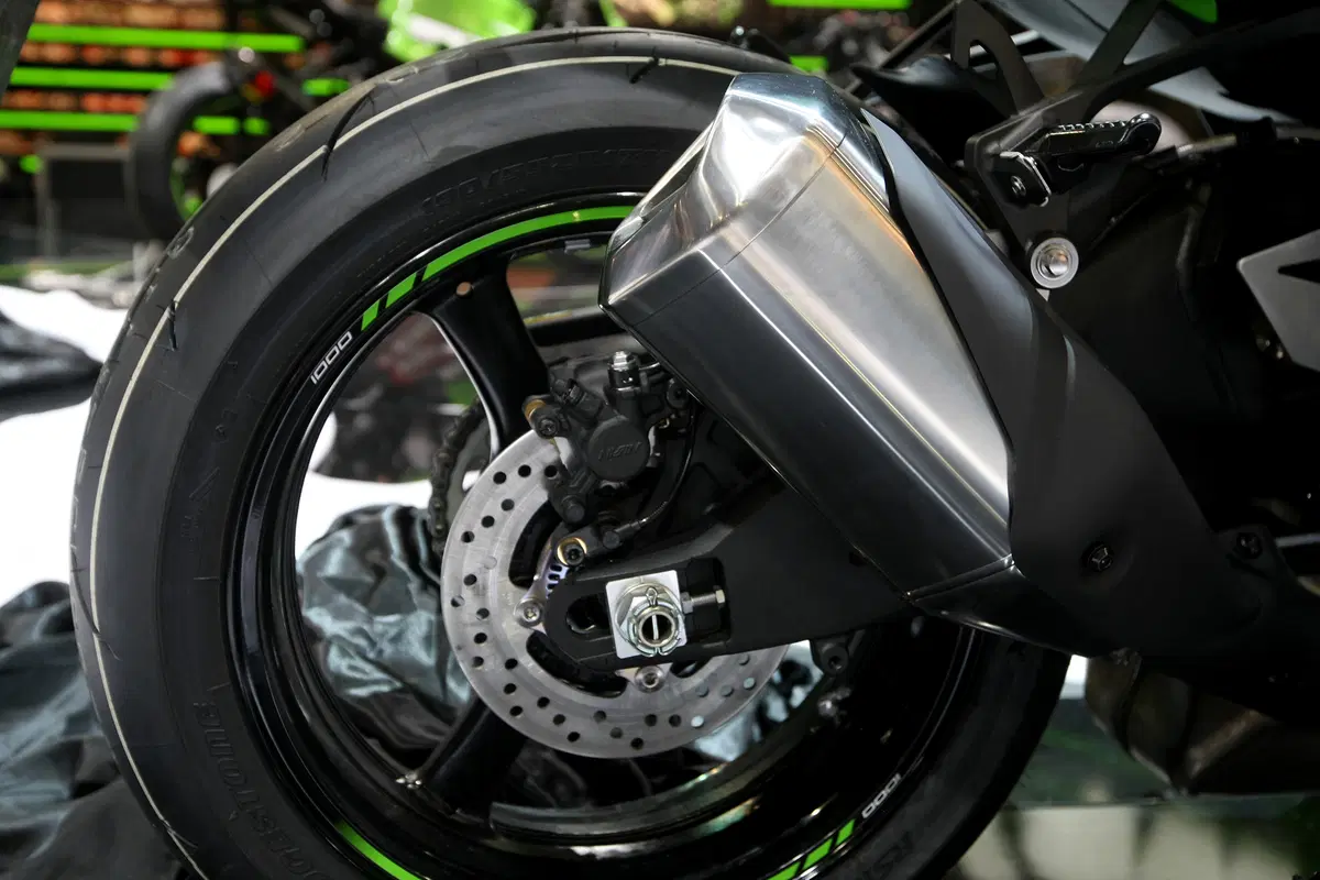 EICMA 2015: Kawasaki ZX-10R 2016 Winter Edition (10)