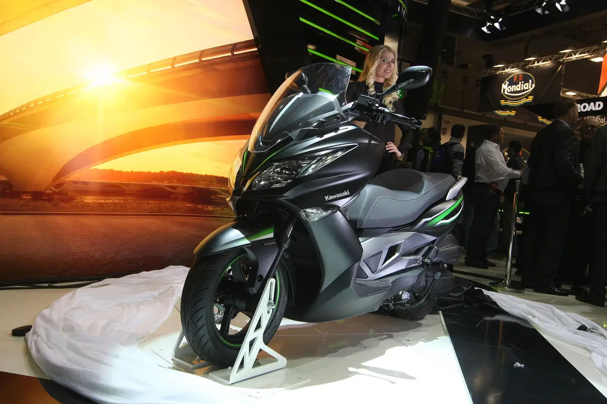 EICMA 2015: Kawasaki J125 CIMANCAVA