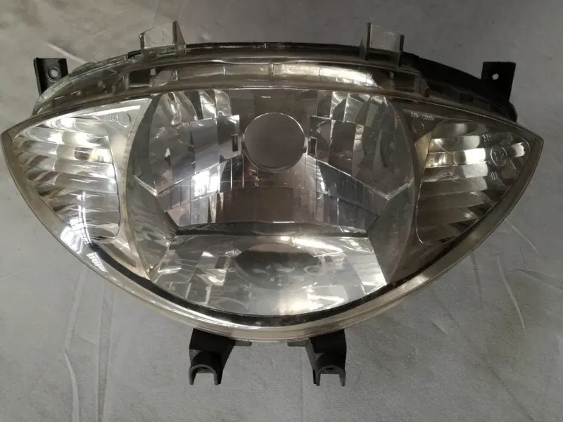 Fanale anteriore Peugeot Vivacity Piaggio (2)