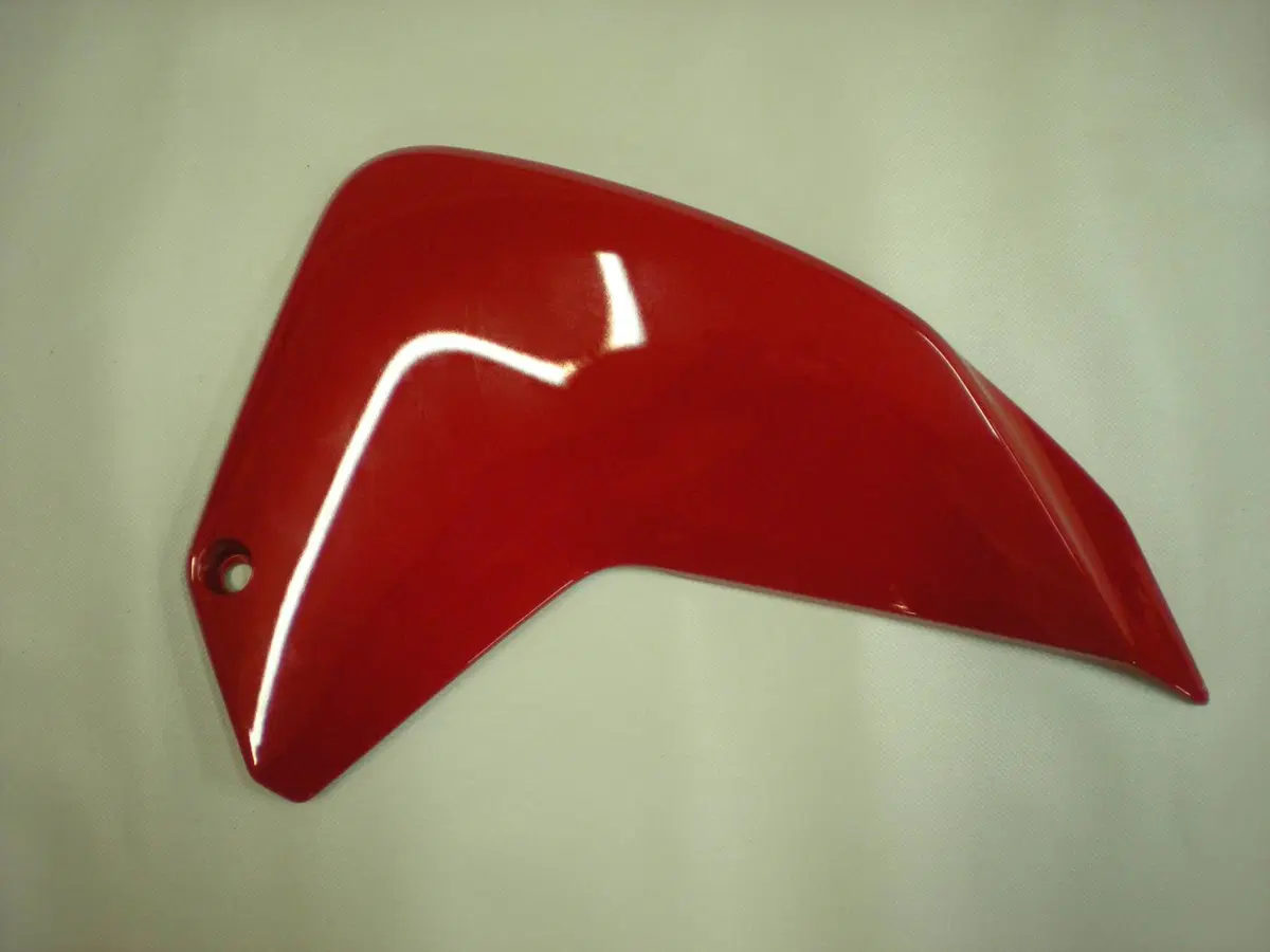 Ala Dx verniciata rossa MTS - 48012901AA Ducati