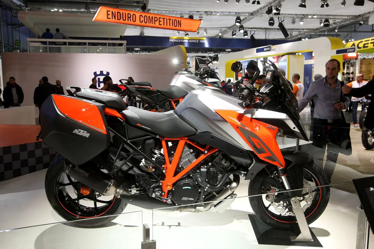EICMA 2015: KTM 1290 Super Duke GT (2)