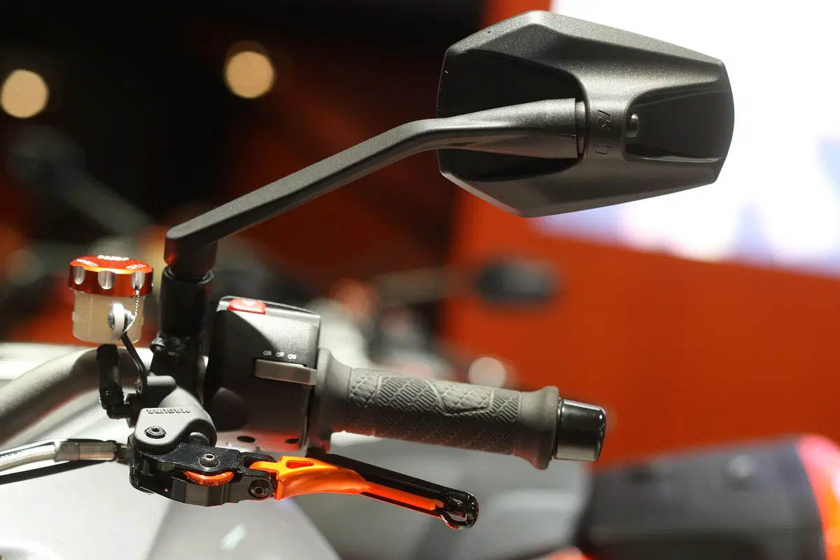 EICMA 2015: KTM 1290 Super Duke R Special Edition (5)