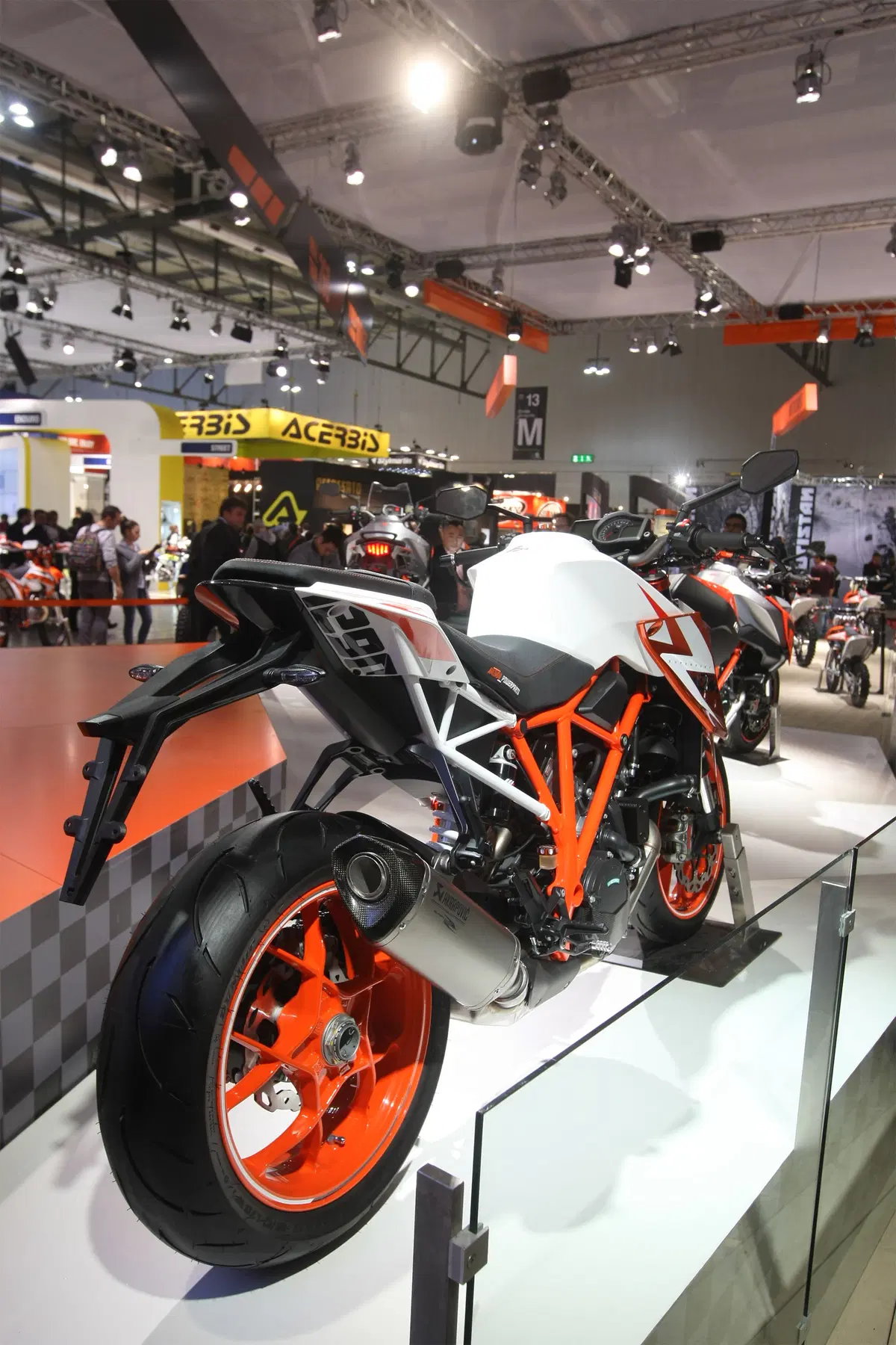 EICMA 2015: KTM 1290 Super Duke R Special Edition (3)