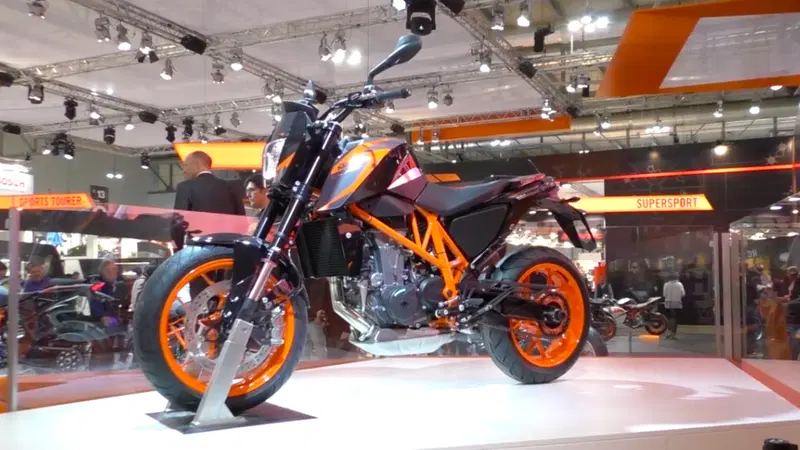 EICMA 2015: il video della KTM 690 Duke R