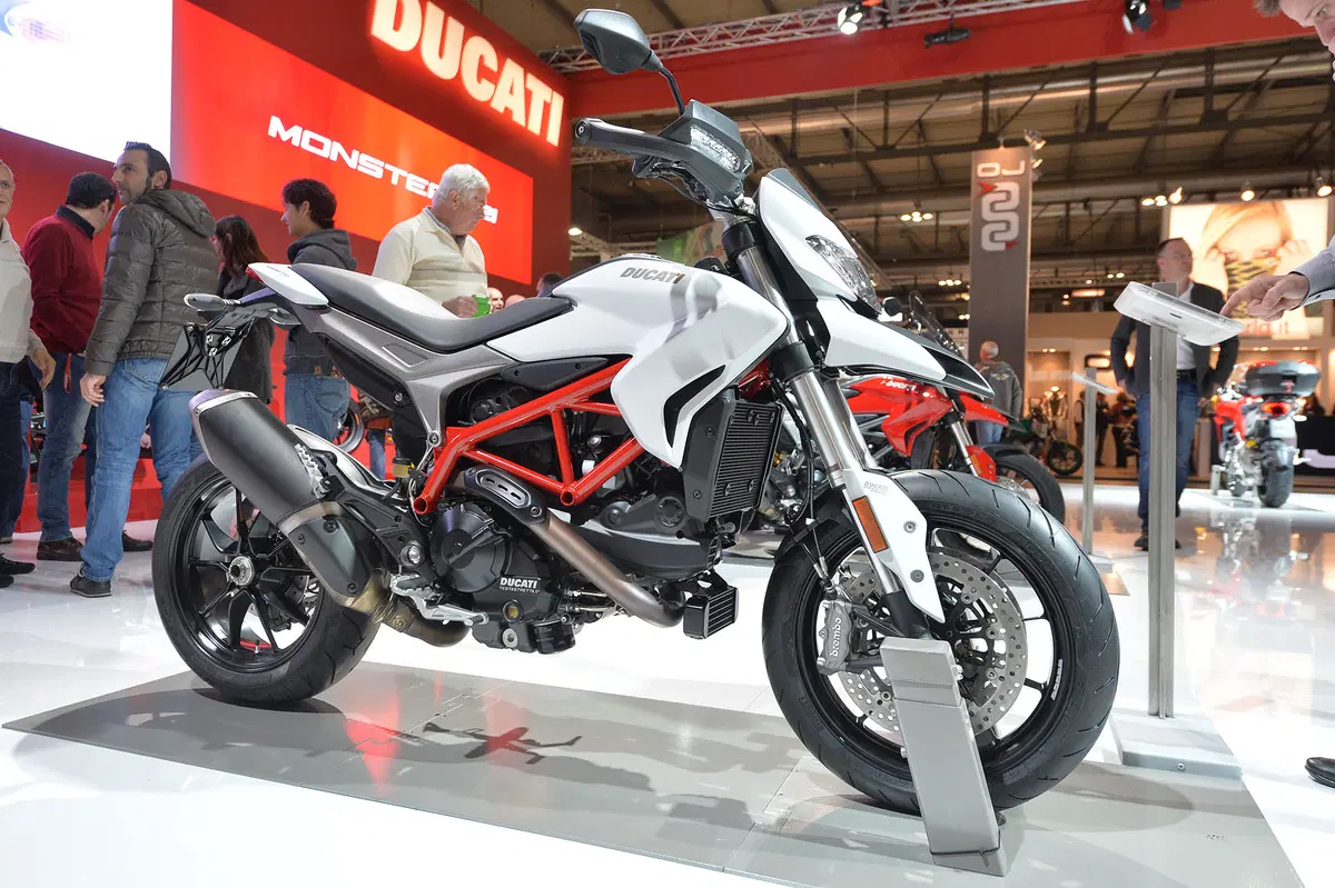 EICMA 2015: Ducati Hypermotard e Hyperstrada 939 (3)