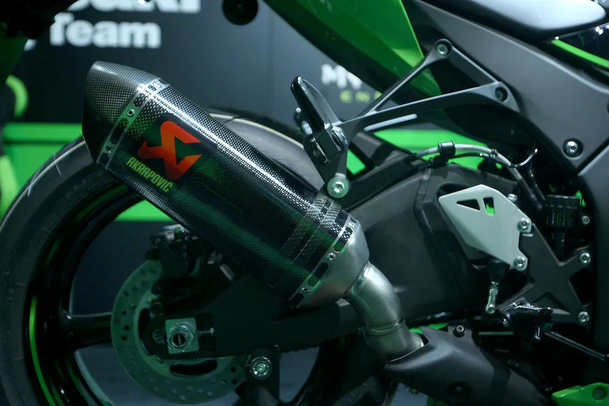 EICMA 2015: Kawasaki ZX-10R 2016 Winter Edition (15)