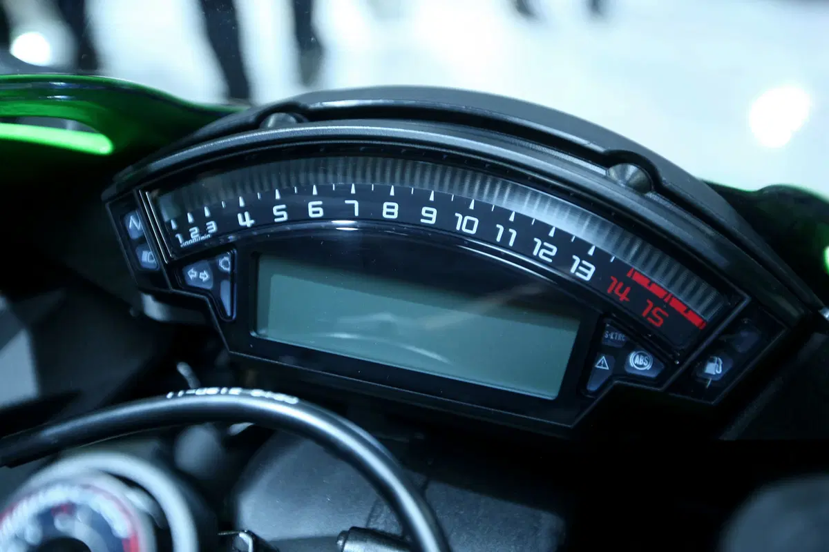 EICMA 2015: Kawasaki ZX-10R 2016 Winter Edition (18)