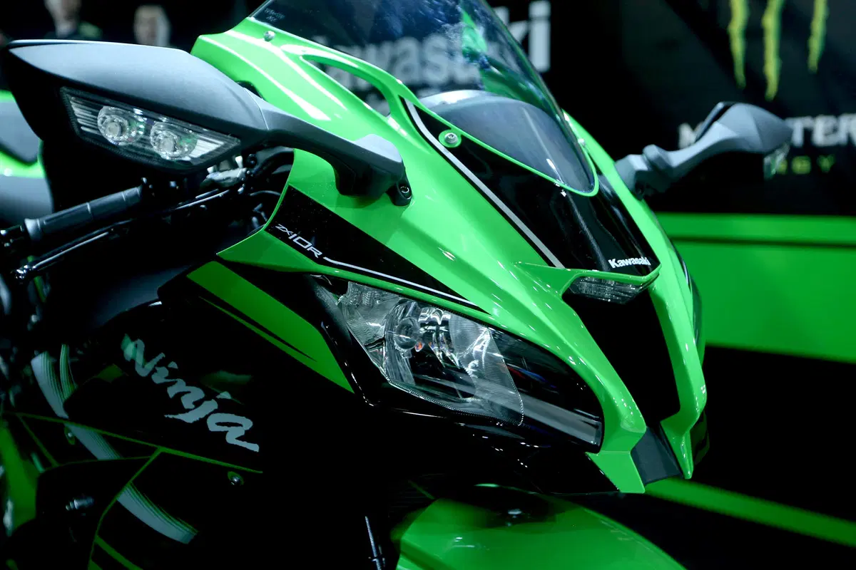 EICMA 2015: Kawasaki ZX-10R 2016 Winter Edition (19)