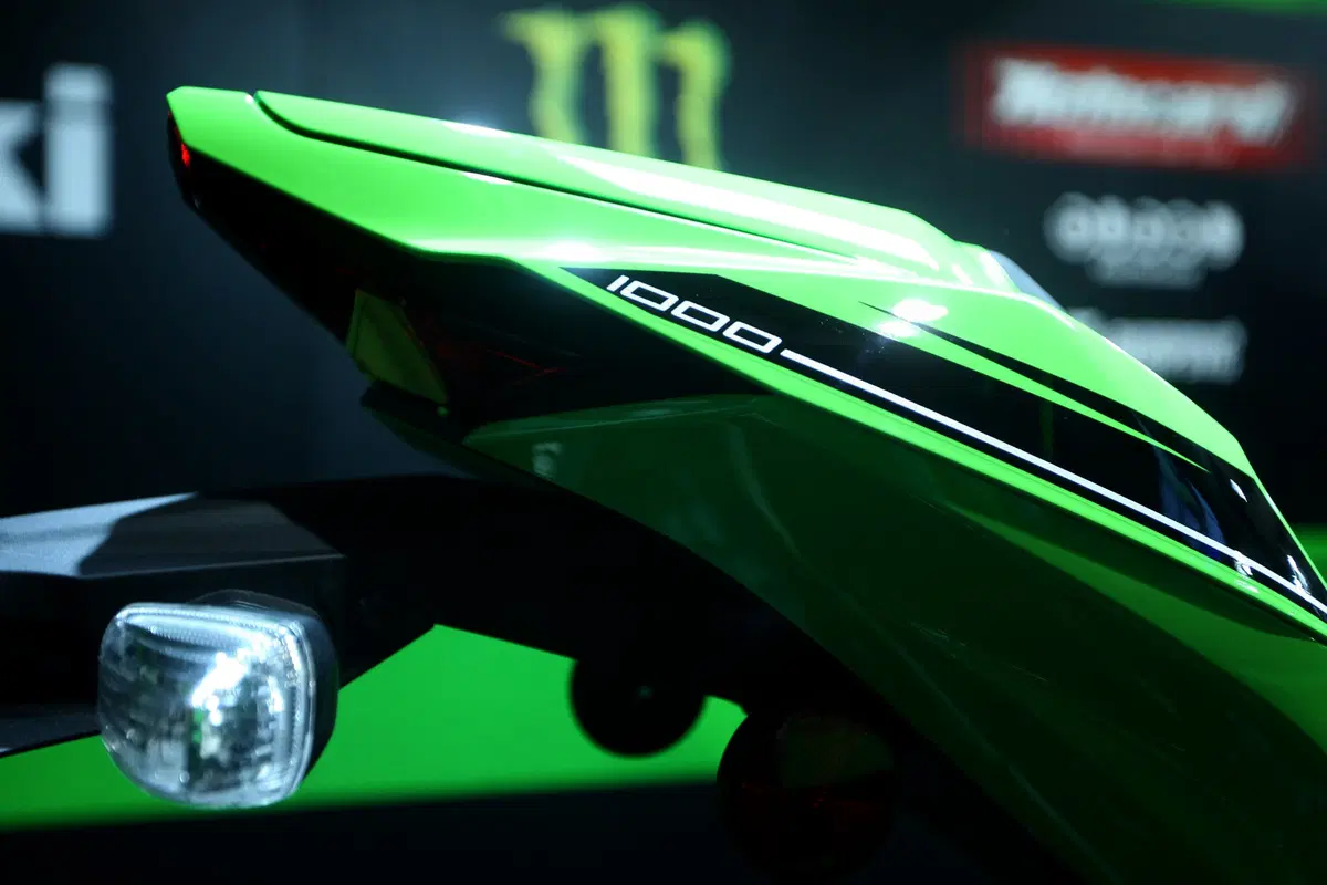 EICMA 2015: Kawasaki ZX-10R 2016 Winter Edition (20)