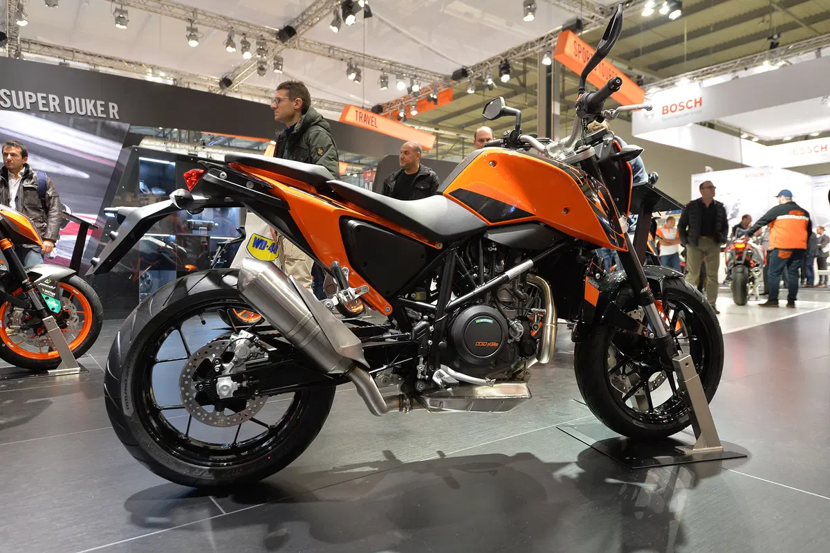 EICMA 2015: KTM 690 Duke IMPENNAAGUARDARLA (3)