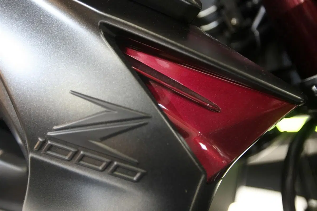 Kawasaki Z 1000 Z 1000 Sugomi Edition ABS (2016) (6)