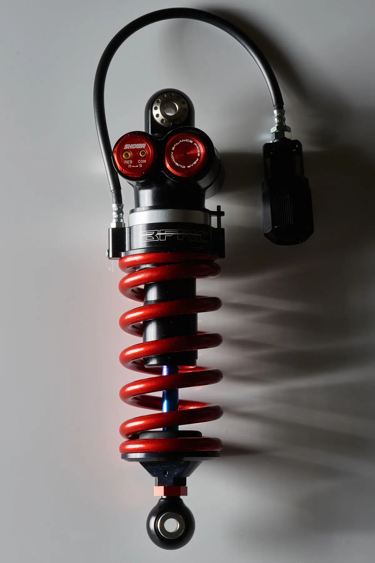 EICMA 2045: Showa debutta nell'aftermarket (8)