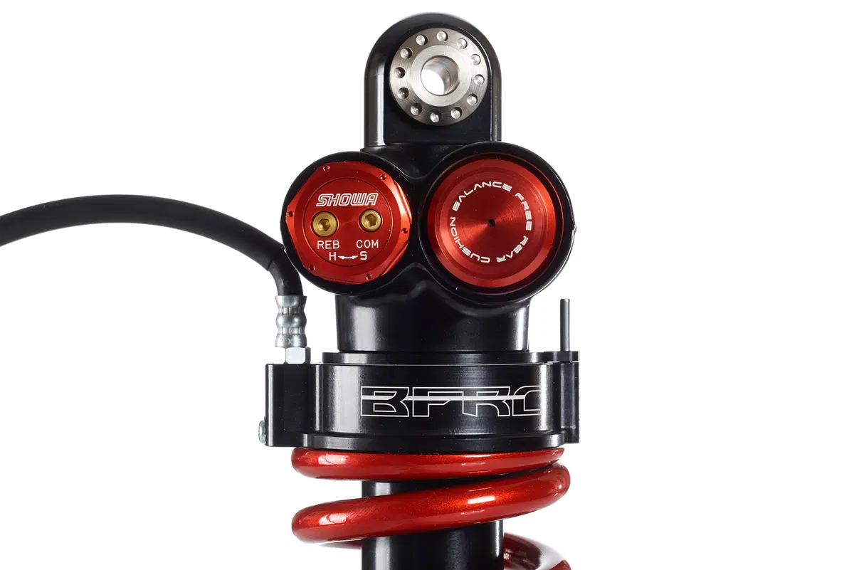 EICMA 2045: Showa debutta nell'aftermarket (13)