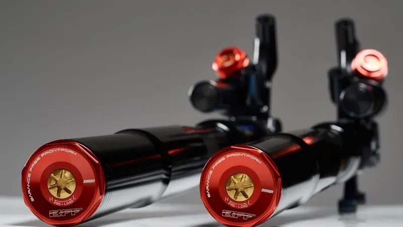 EICMA 2015: Showa debutta nell'aftermarket