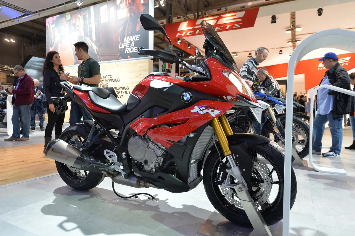 EICMA 2015: nuove colorazioni per la BMW S1000XR