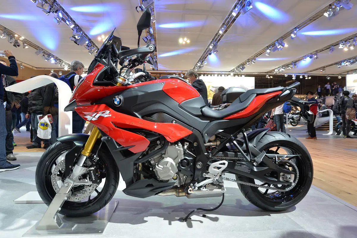 EICMA 2015: nuove colorazioni per la BMW S1000XR (4)