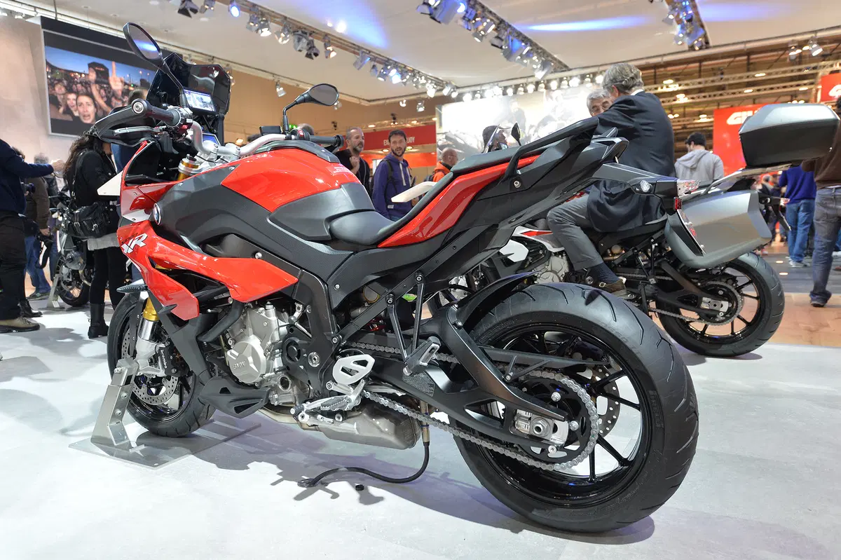 EICMA 2015: nuove colorazioni per la BMW S1000XR (3)