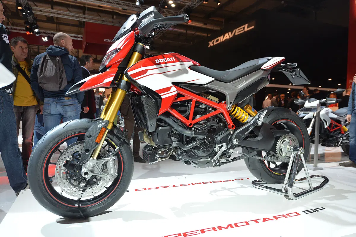 EICMA 2015: Ducati Hypermotard e Hyperstrada 939 (4)