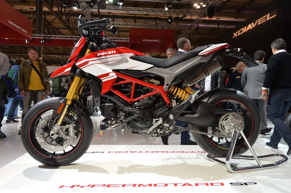 EICMA 2015: Ducati Hypermotard e Hyperstrada 939 (6)