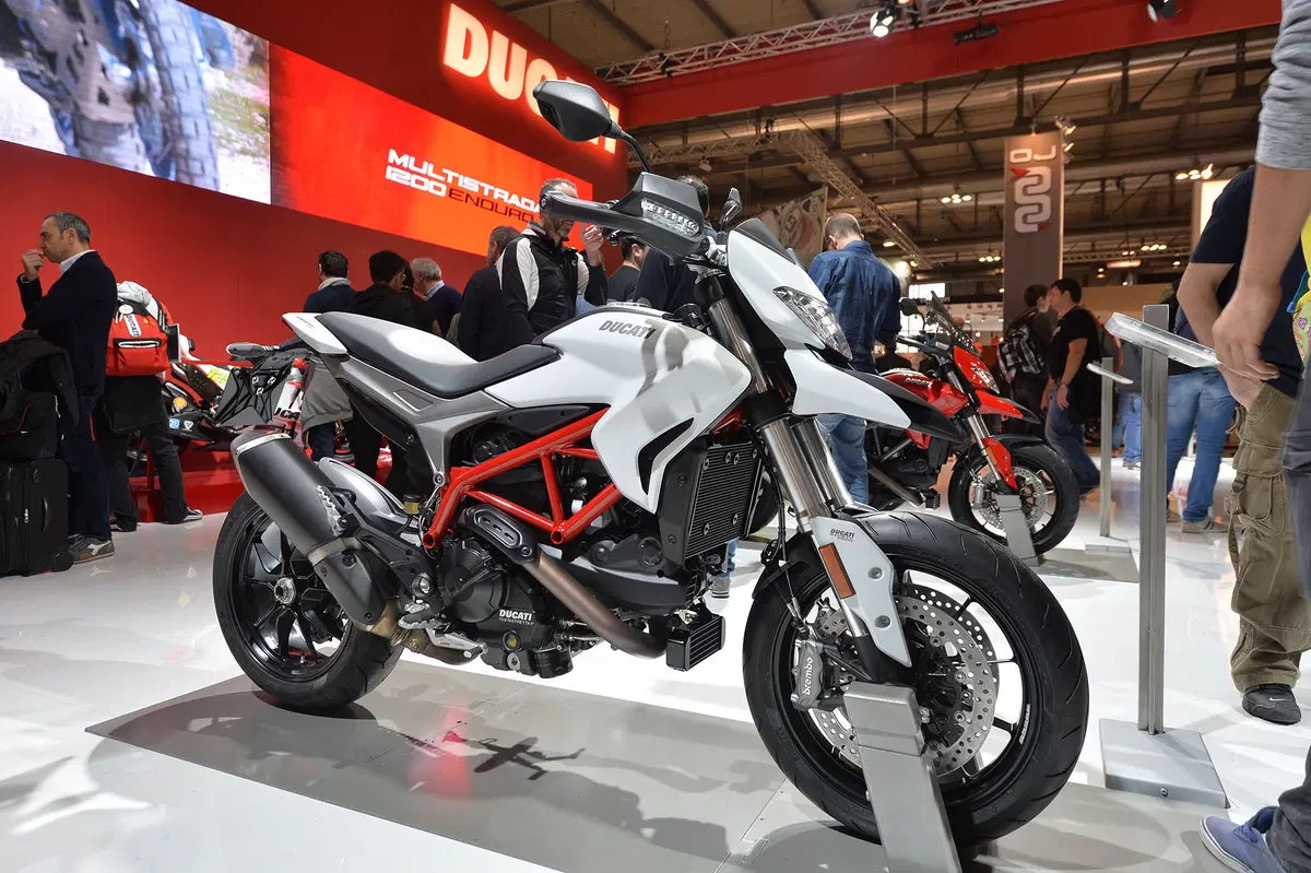 EICMA 2015: Ducati Hypermotard e Hyperstrada 939 (15)