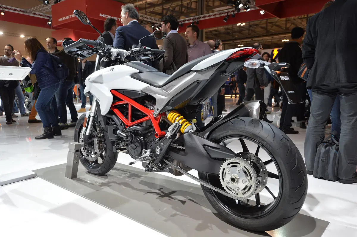 EICMA 2015: Ducati Hypermotard e Hyperstrada 939 (24)