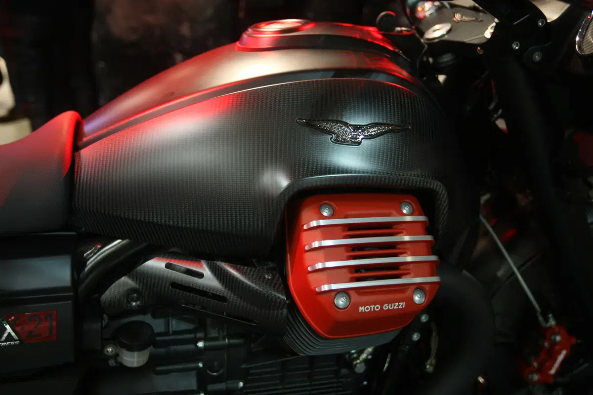 EICMA 2015: Moto Guzzi MGX21 Flying Fortress (12)