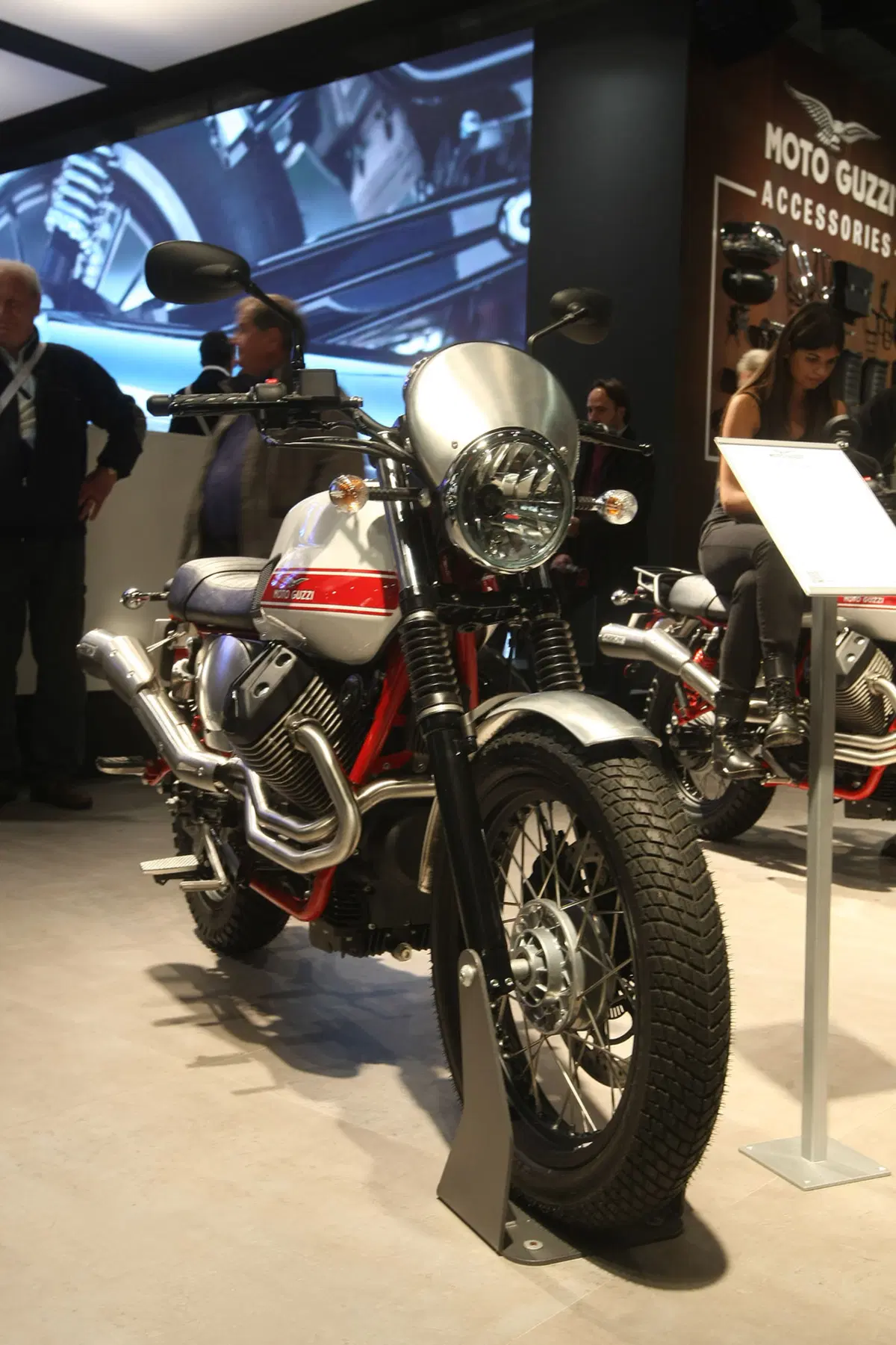 EICMA 2015: Moto Guzzi V7-II Stornello