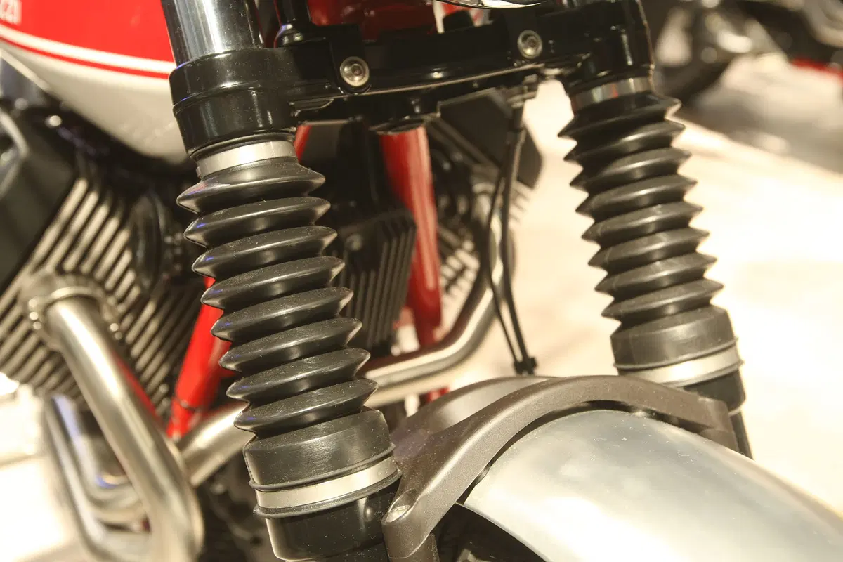 EICMA 2015: Moto Guzzi V7-II Stornello (3)