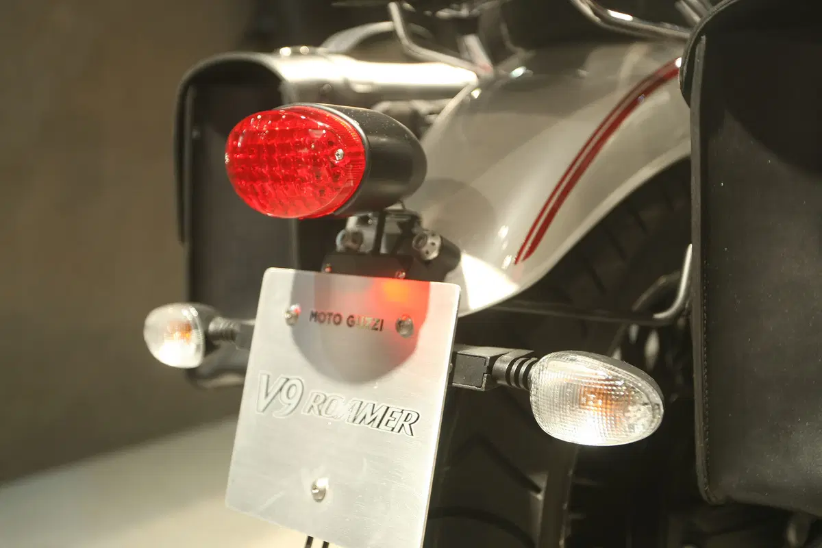 EICMA 2015: Moto Guzzi V9 Roamer (3)