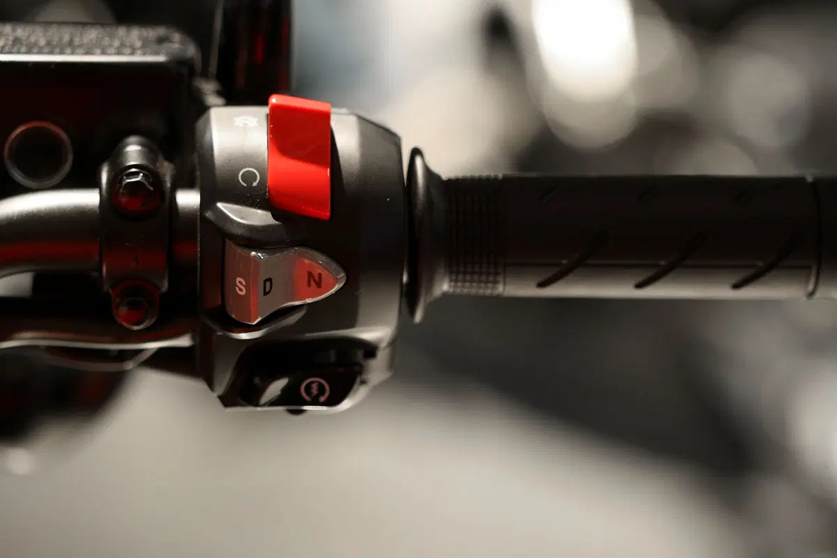 EICMA 2015: Honda NC750S DCT 2016 (4)