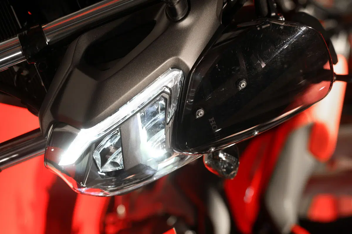 EICMA 2015: Honda NC750S DCT 2016 (10)
