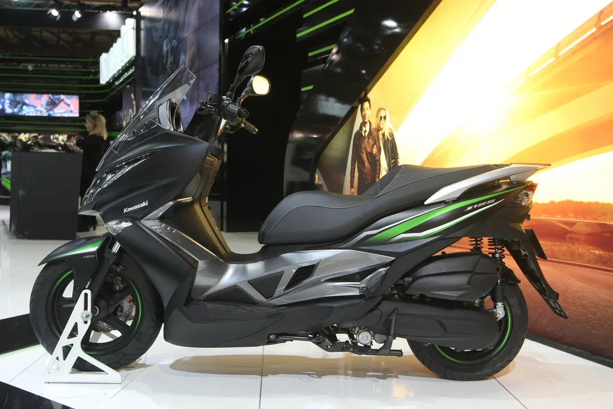 EICMA 2015: Kawasaki J125 CIMANCAVA (10)