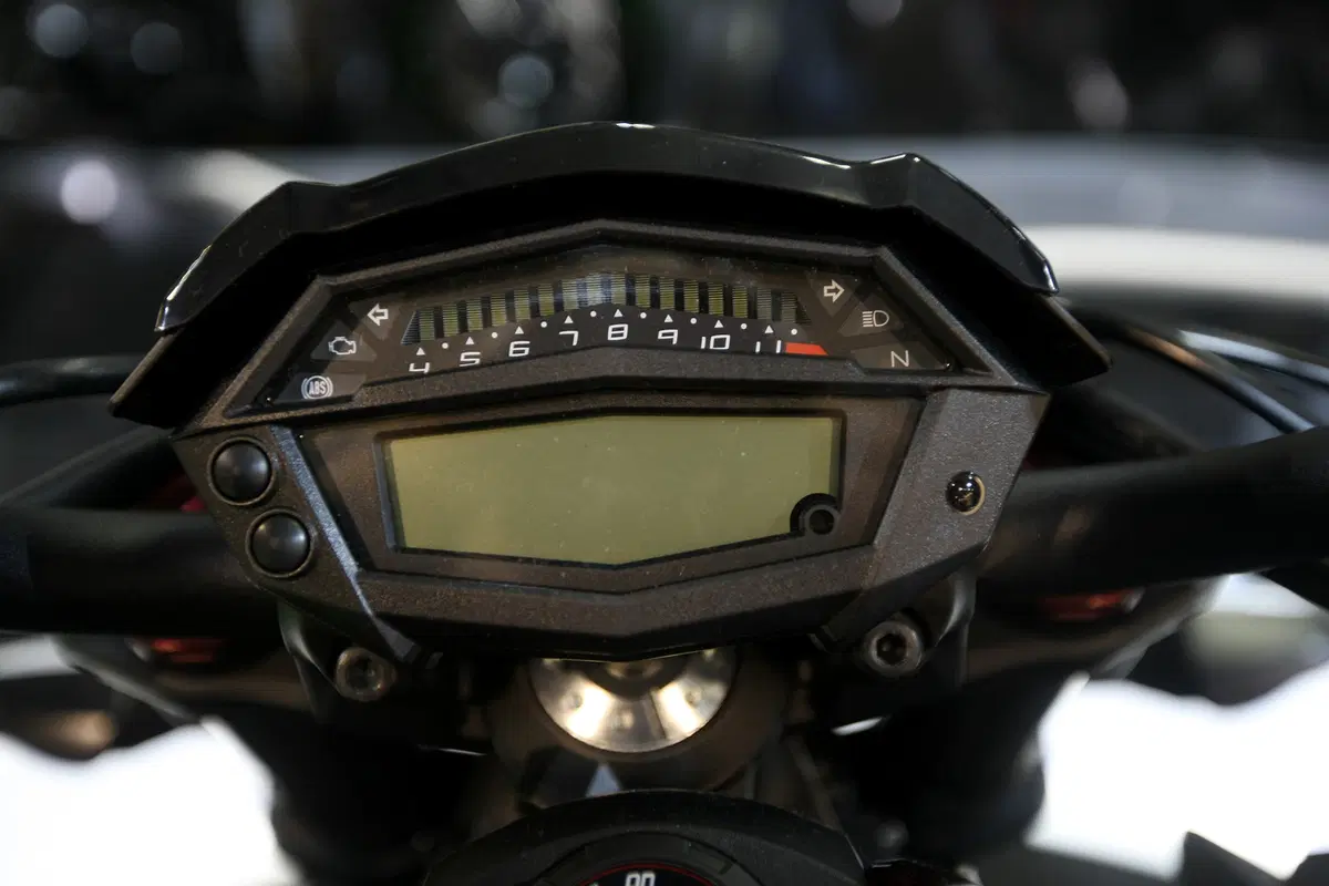 EICMA 2015: Kawasaki Z1000 Sugomi Edition CIUMBIA2 (12)
