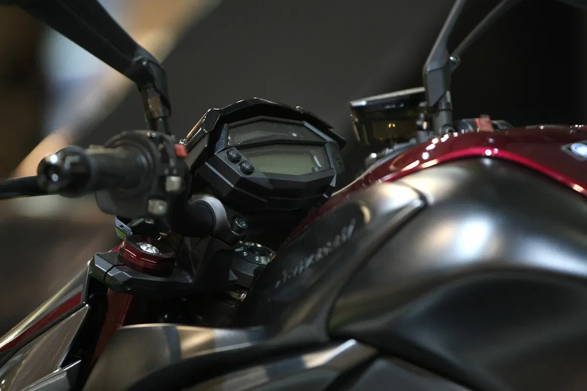EICMA 2015: Kawasaki Z1000 Sugomi Edition CIUMBIA2 (14)