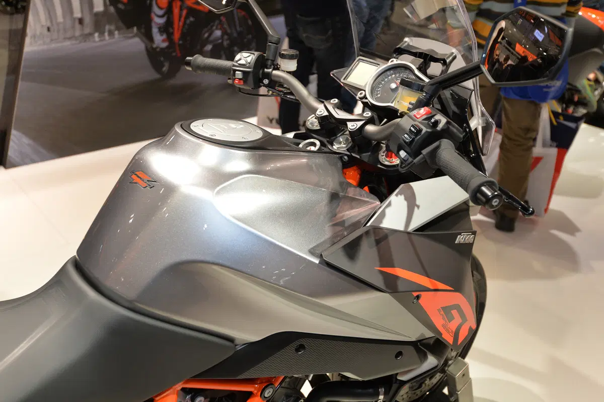 EICMA 2015: KTM 1290 Super Duke GT (10)