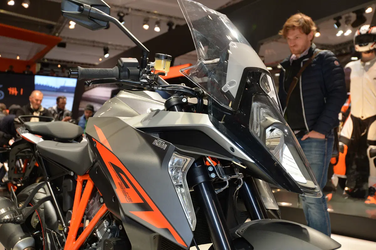 EICMA 2015: KTM 1290 Super Duke GT (12)